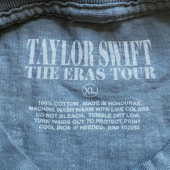 Unworn Taylor Swift Eras Tour t-shirt - Picture 3 of 3